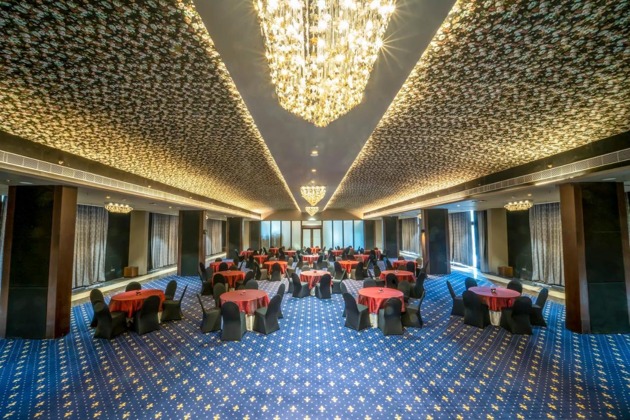 Essentia Luxury Hotel Індаур Екстер'єр фото