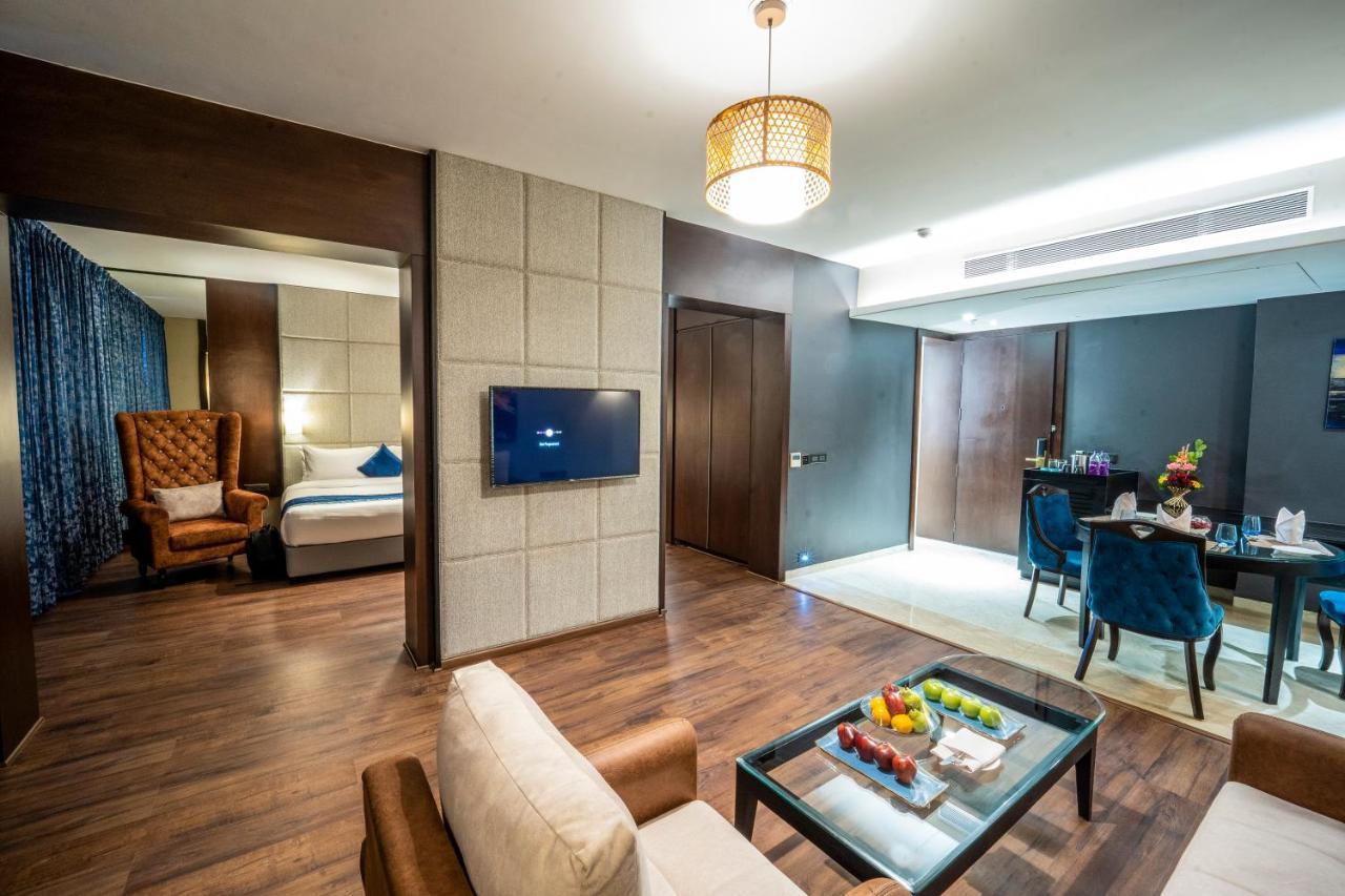 Essentia Luxury Hotel Індаур Екстер'єр фото