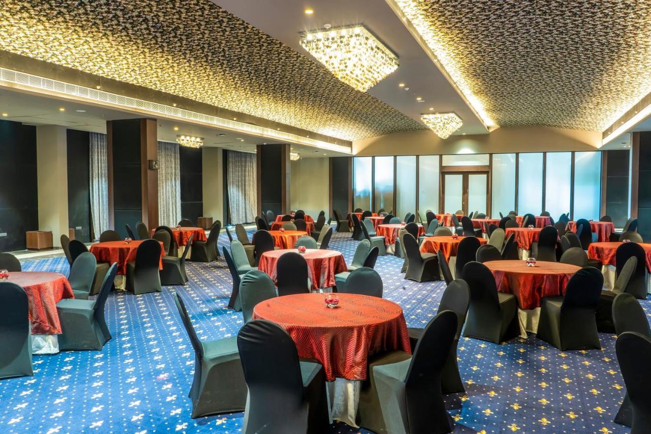Essentia Luxury Hotel Індаур Екстер'єр фото