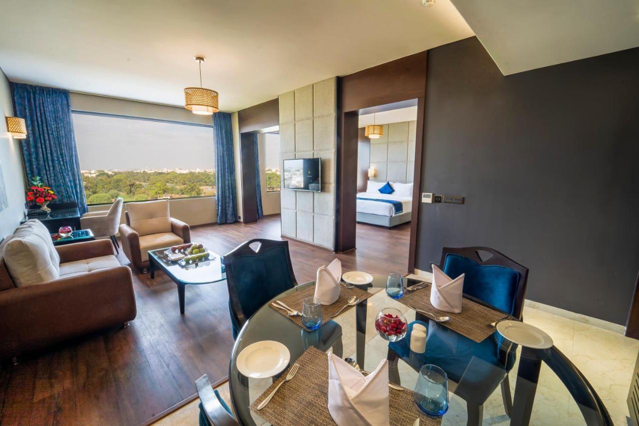 Essentia Luxury Hotel Індаур Екстер'єр фото