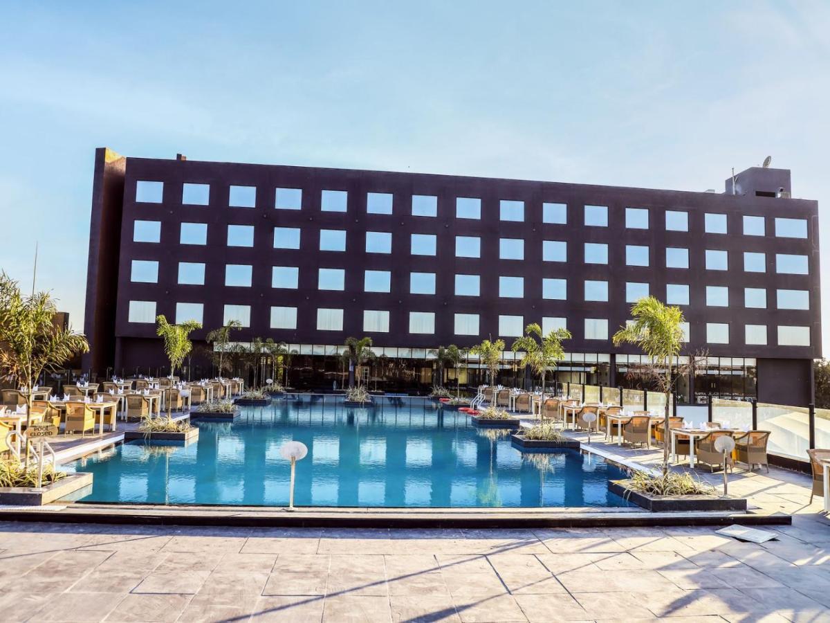 Essentia Luxury Hotel Індаур Екстер'єр фото