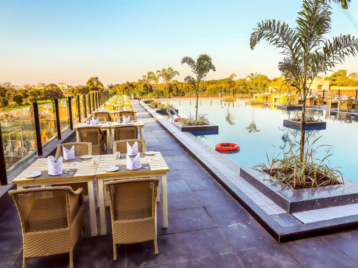 Essentia Luxury Hotel Індаур Екстер'єр фото