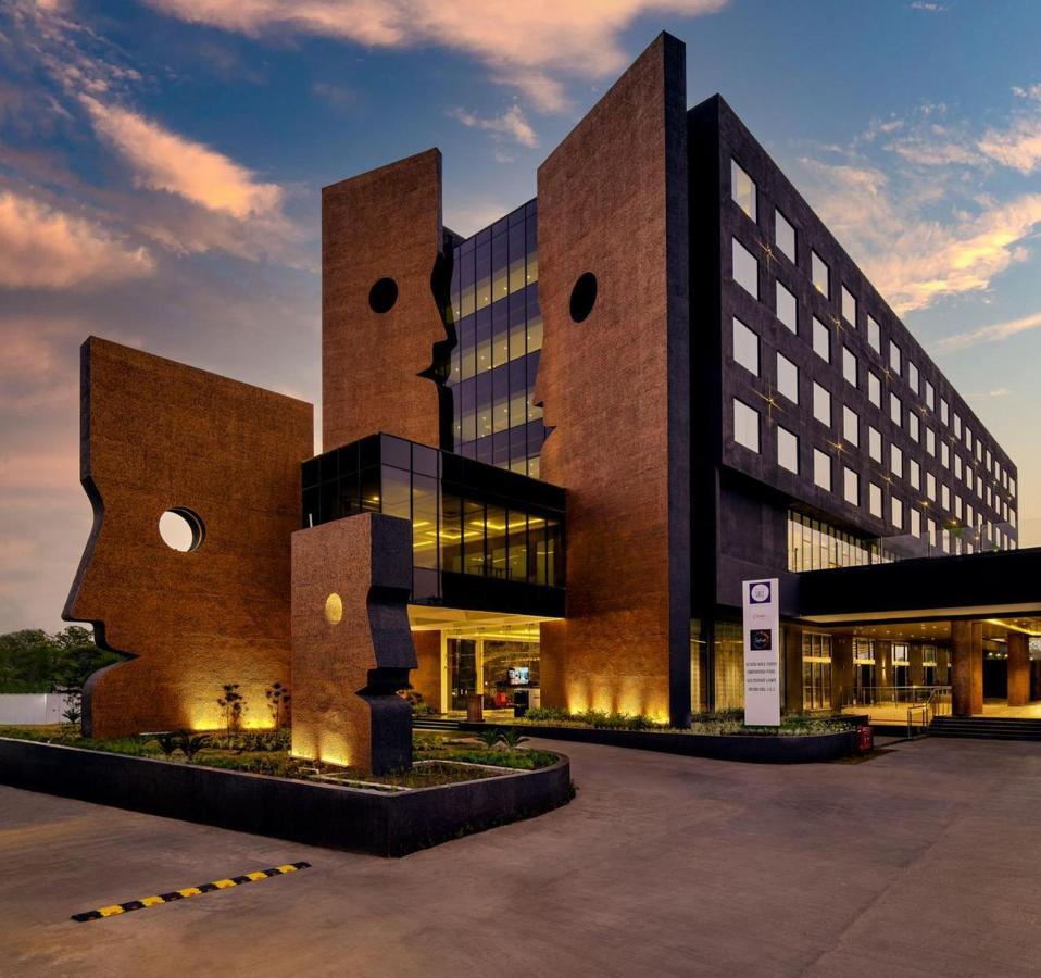 Essentia Luxury Hotel Індаур Екстер'єр фото