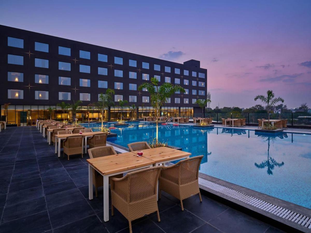 Essentia Luxury Hotel Індаур Екстер'єр фото