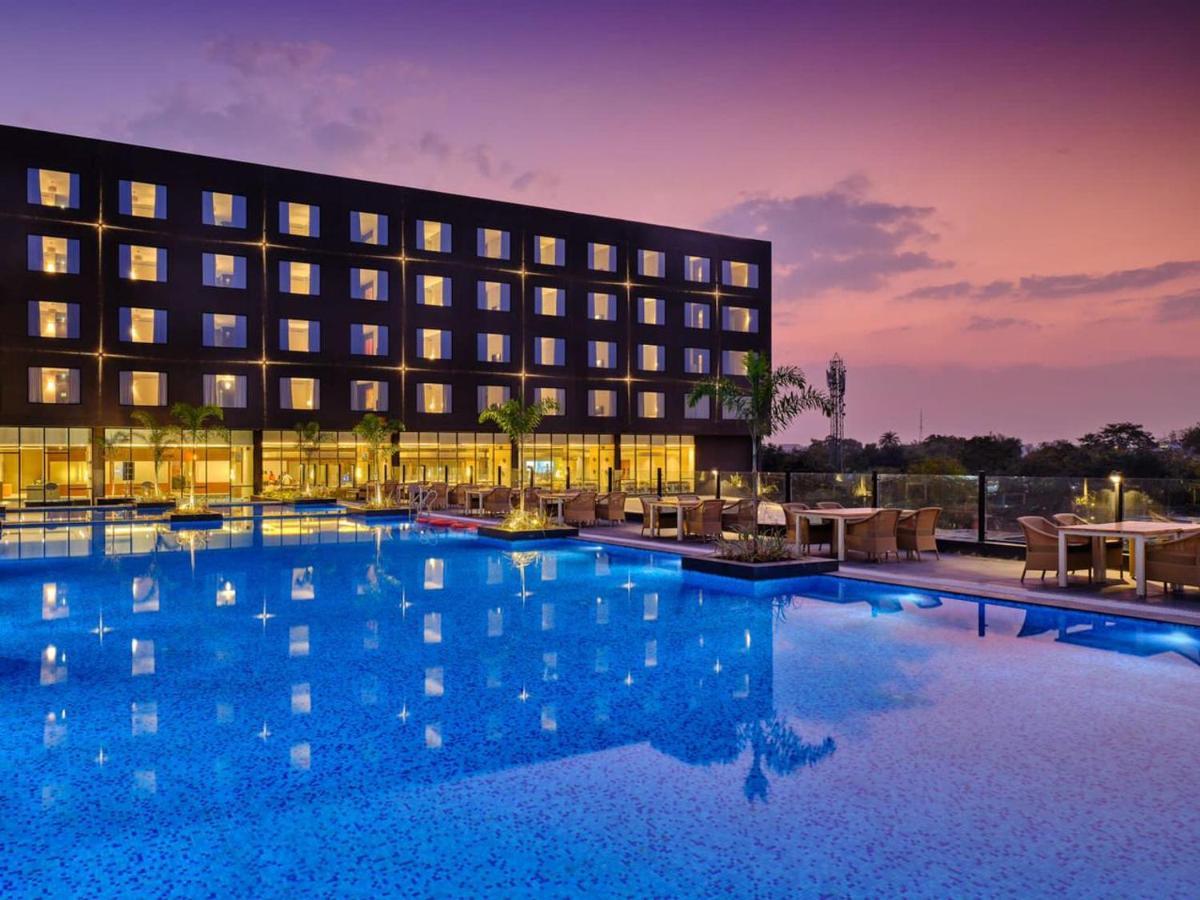 Essentia Luxury Hotel Індаур Екстер'єр фото