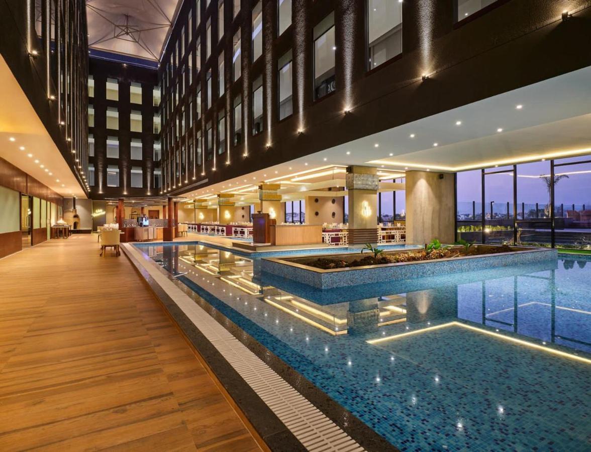 Essentia Luxury Hotel Індаур Екстер'єр фото