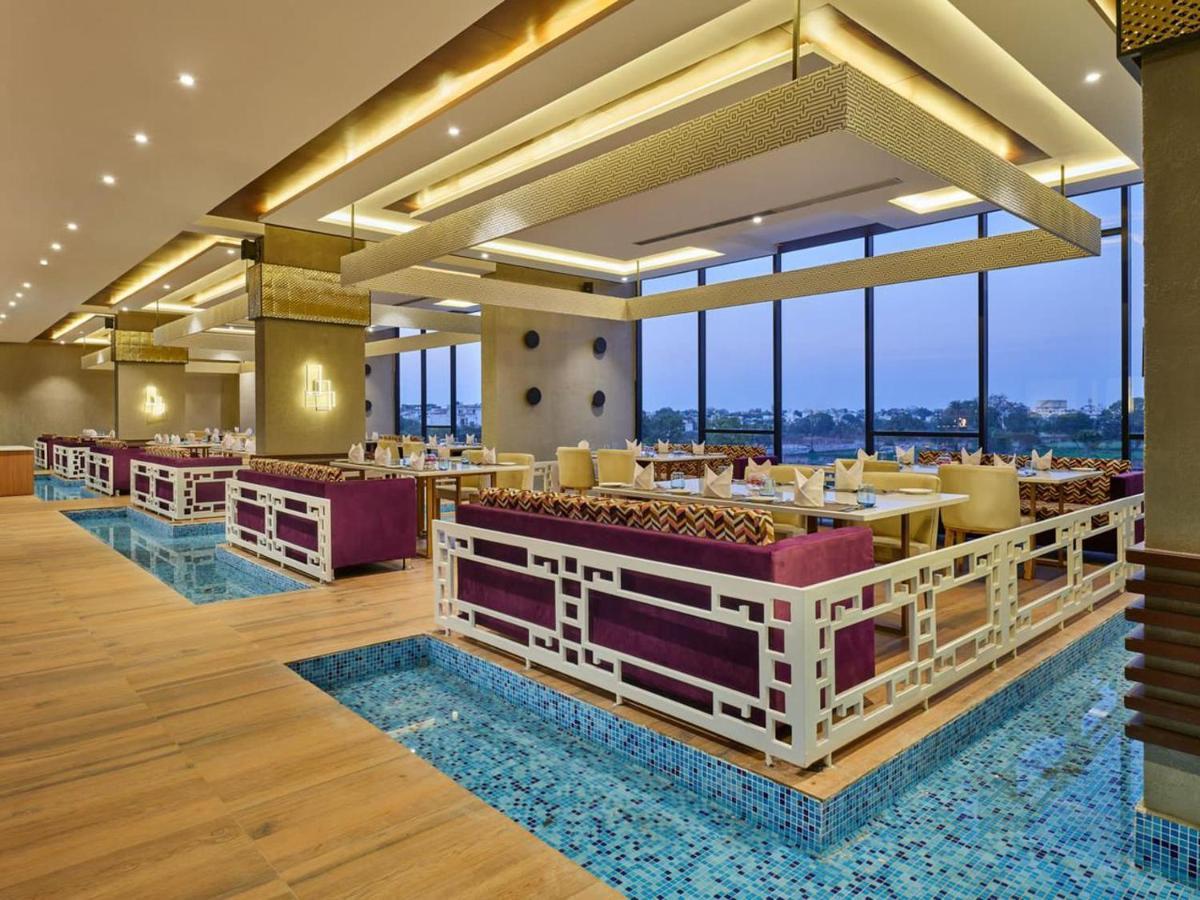 Essentia Luxury Hotel Індаур Екстер'єр фото
