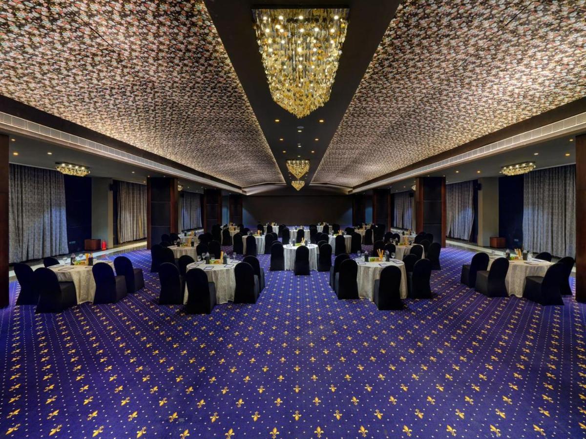 Essentia Luxury Hotel Індаур Екстер'єр фото