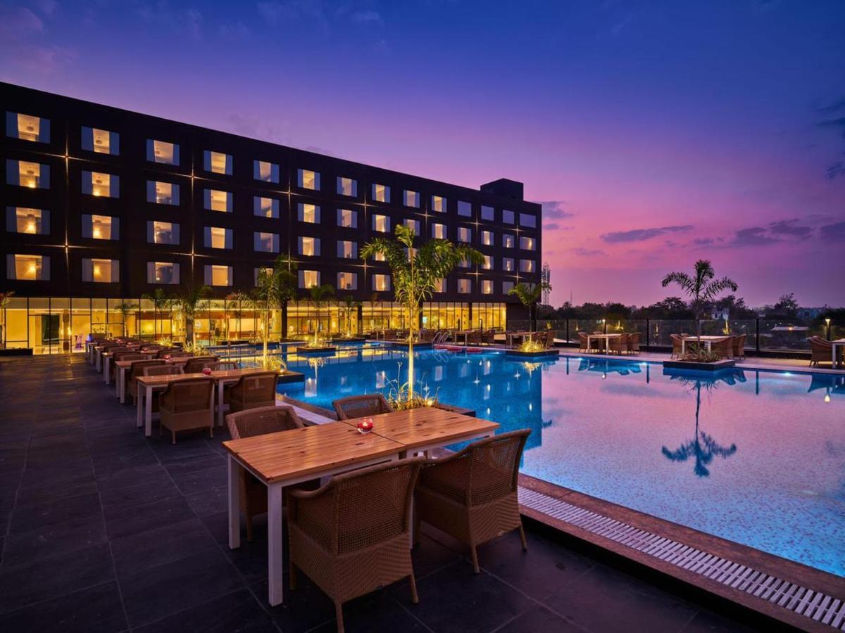 Essentia Luxury Hotel Індаур Екстер'єр фото
