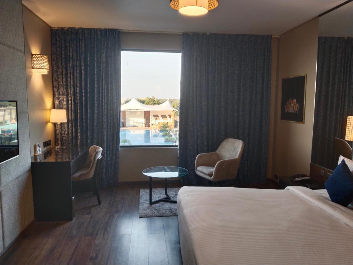 Essentia Luxury Hotel Індаур Екстер'єр фото